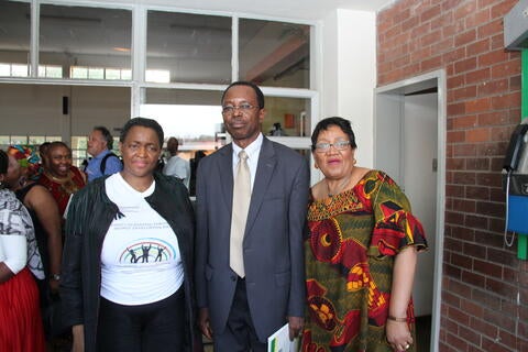 From left to right: Minister Bathabile Dlamini (Department of Social Development), Officer- in Charge Mr Barnabas Yisa (UNFPA), MEC Weziwe Thusi (Department of Social Development) 